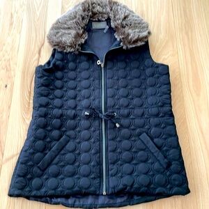 Casual Identity Women’s Black Puffer Vest Zip
Up Removable Faux Fur Collar - Med